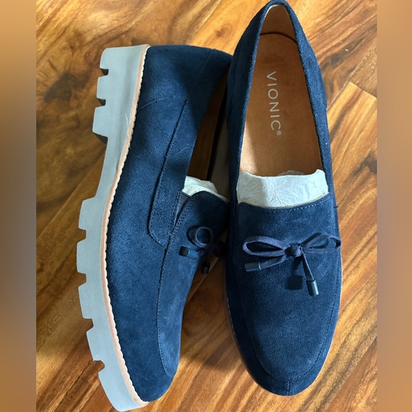 NEW Vionic Women’s Navy Blue Finley Suede Tassle Loafer 9.5 Shoes Slip On - Picture 11 of 13